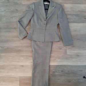 Tahari Arthur S. Levine Pant Suit